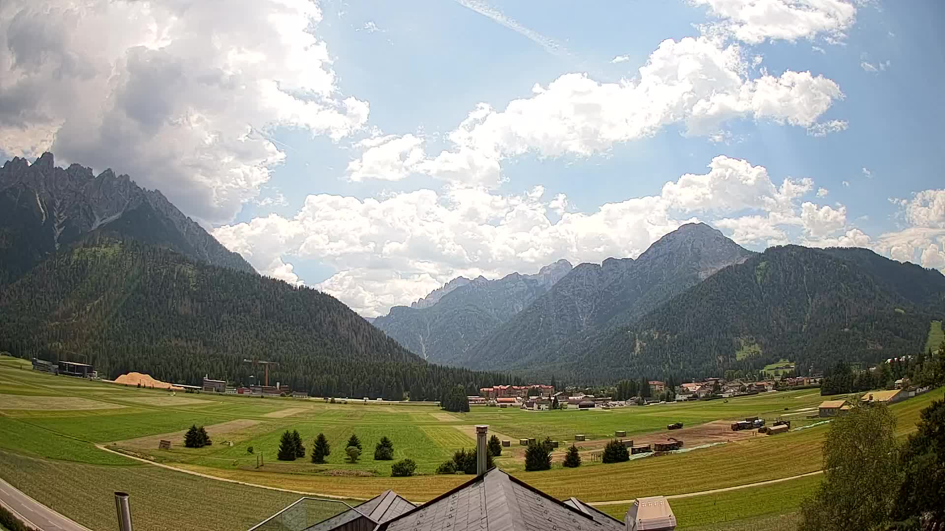 Web kamera Toblach Dolomiti – Pogled s Hotela Rosengarten