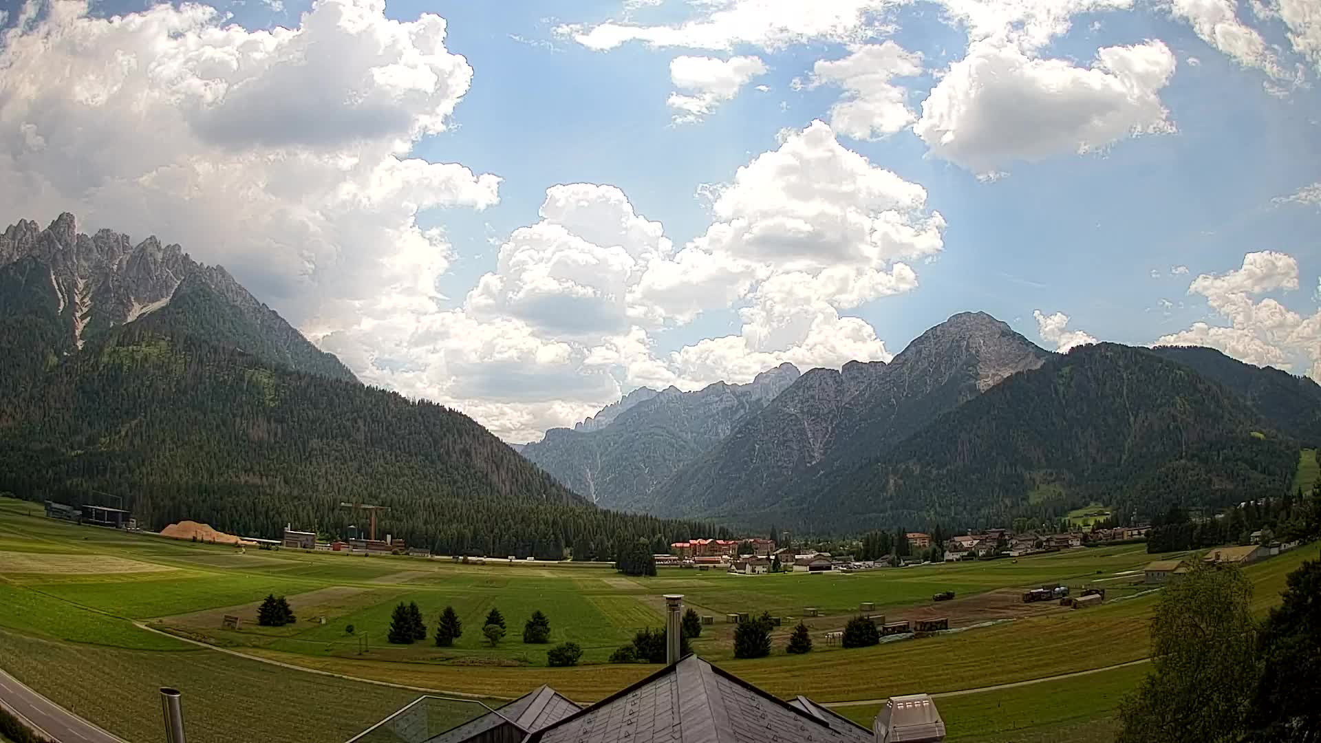 Web kamera Toblach Dolomiti – Pogled s Hotela Rosengarten