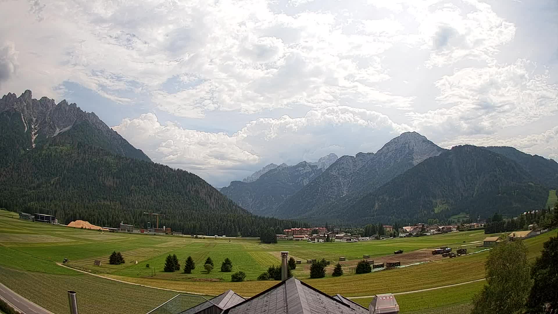 Spletna kamera Toblach Dolomiti – Pogled iz hotela Rosengarten