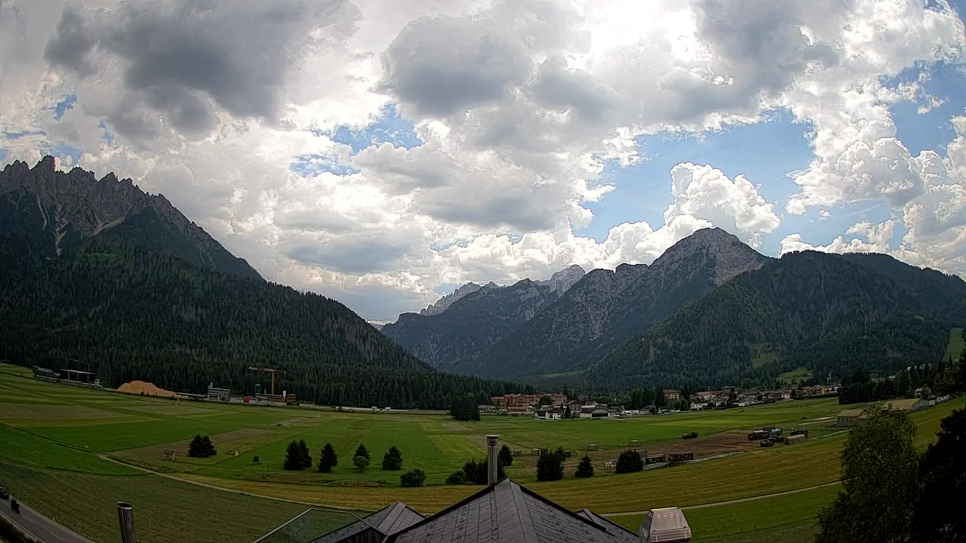 Webcam Toblach Dolomites – View from Hotel Rosengarten