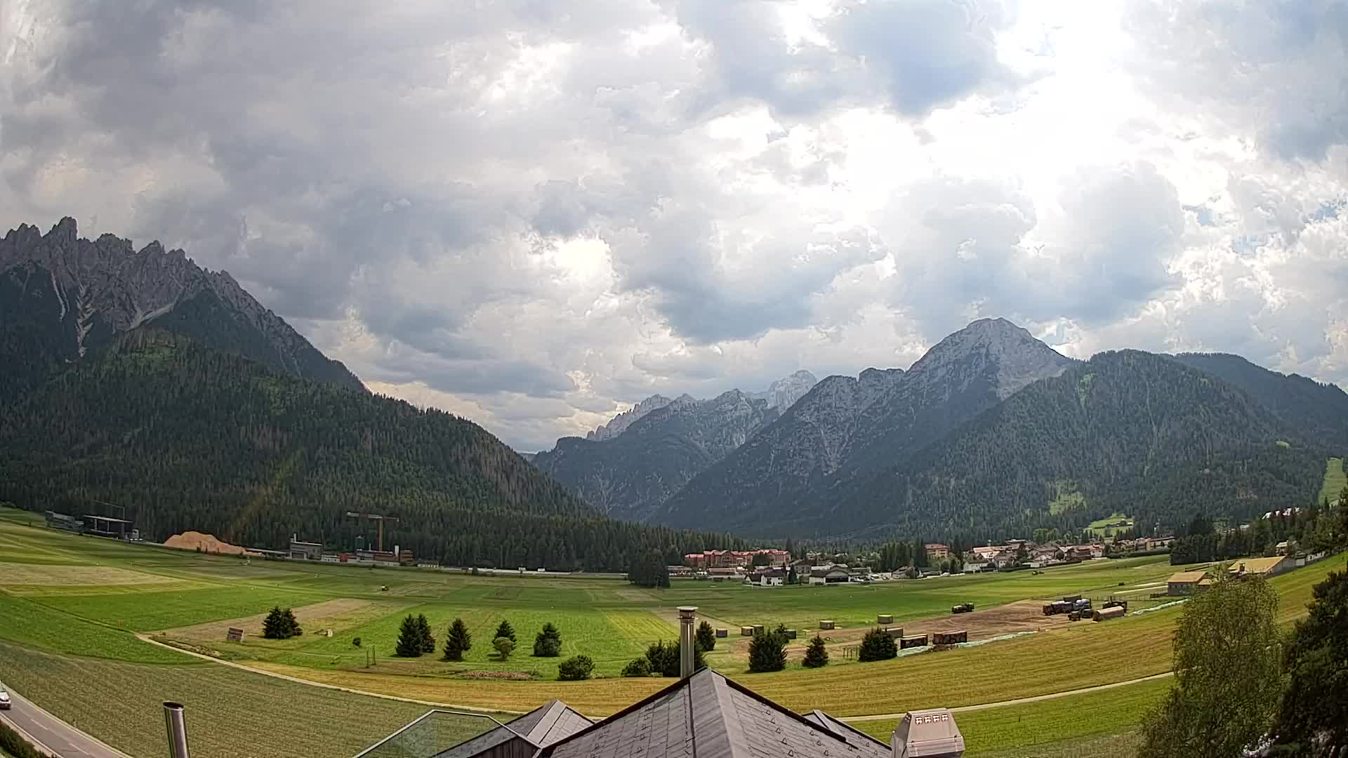 Webcam Toblach Dolomites – View from Hotel Rosengarten