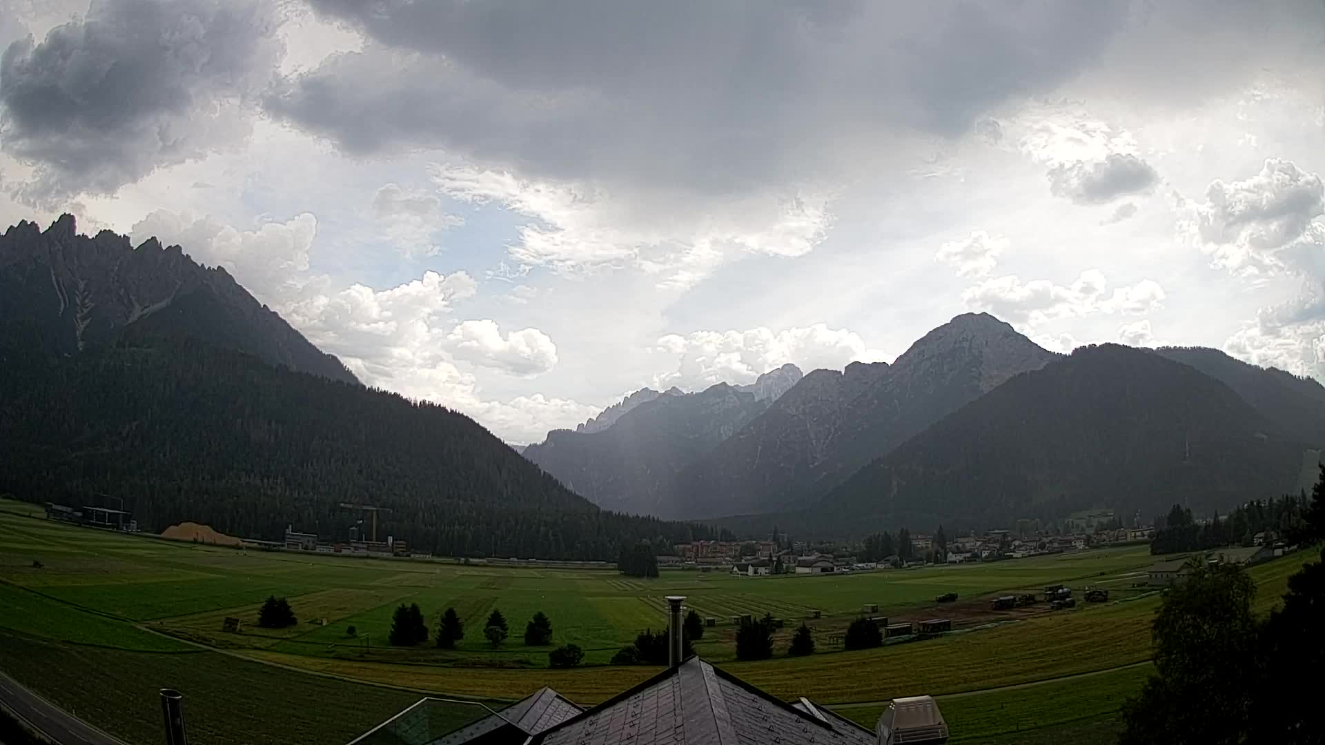 Spletna kamera Toblach Dolomiti – Pogled iz hotela Rosengarten