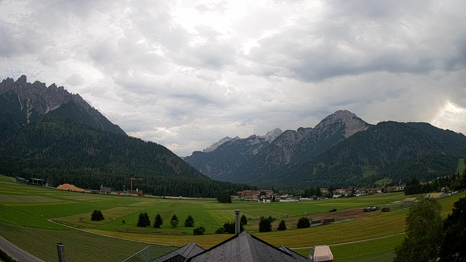 Webcam Toblach Dolomites – View from Hotel Rosengarten