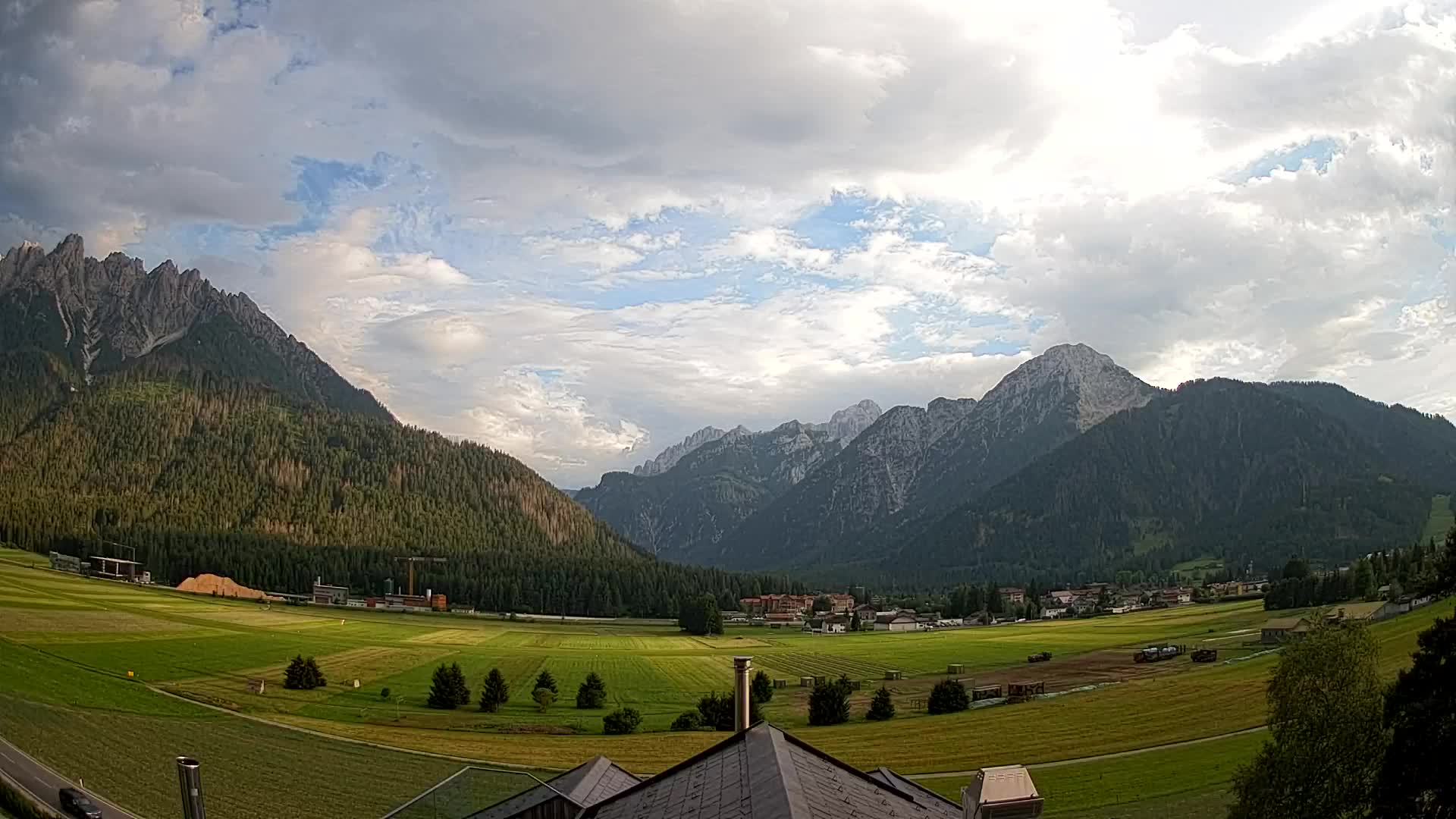 Webcam Toblach Dolomites – View from Hotel Rosengarten