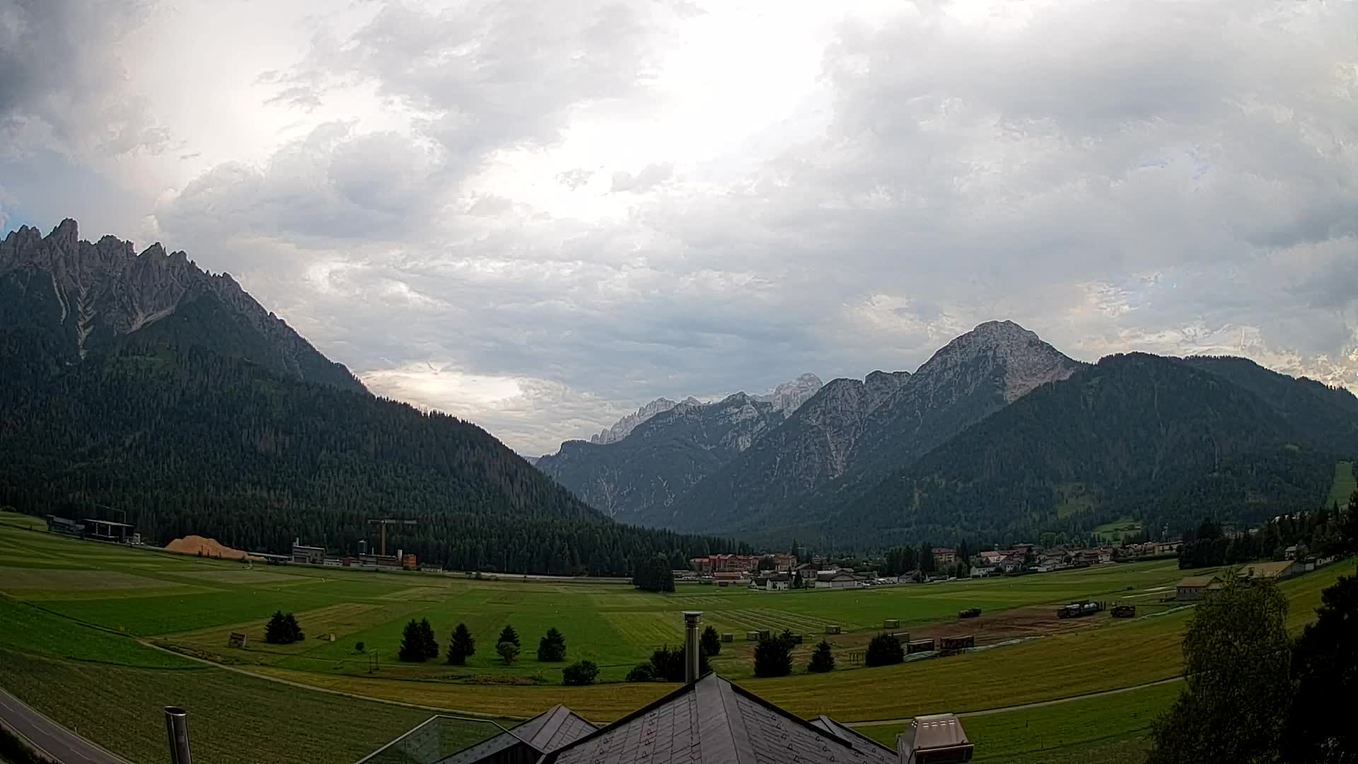 Webcam Toblach Dolomites – View from Hotel Rosengarten