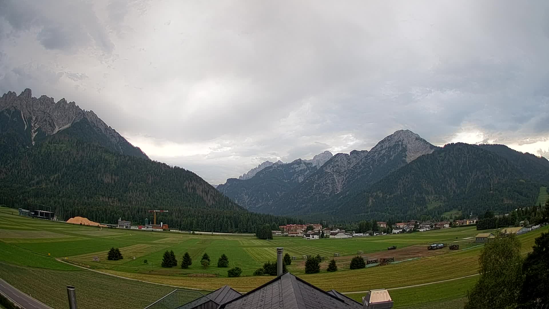 Spletna kamera Toblach Dolomiti – Pogled iz hotela Rosengarten