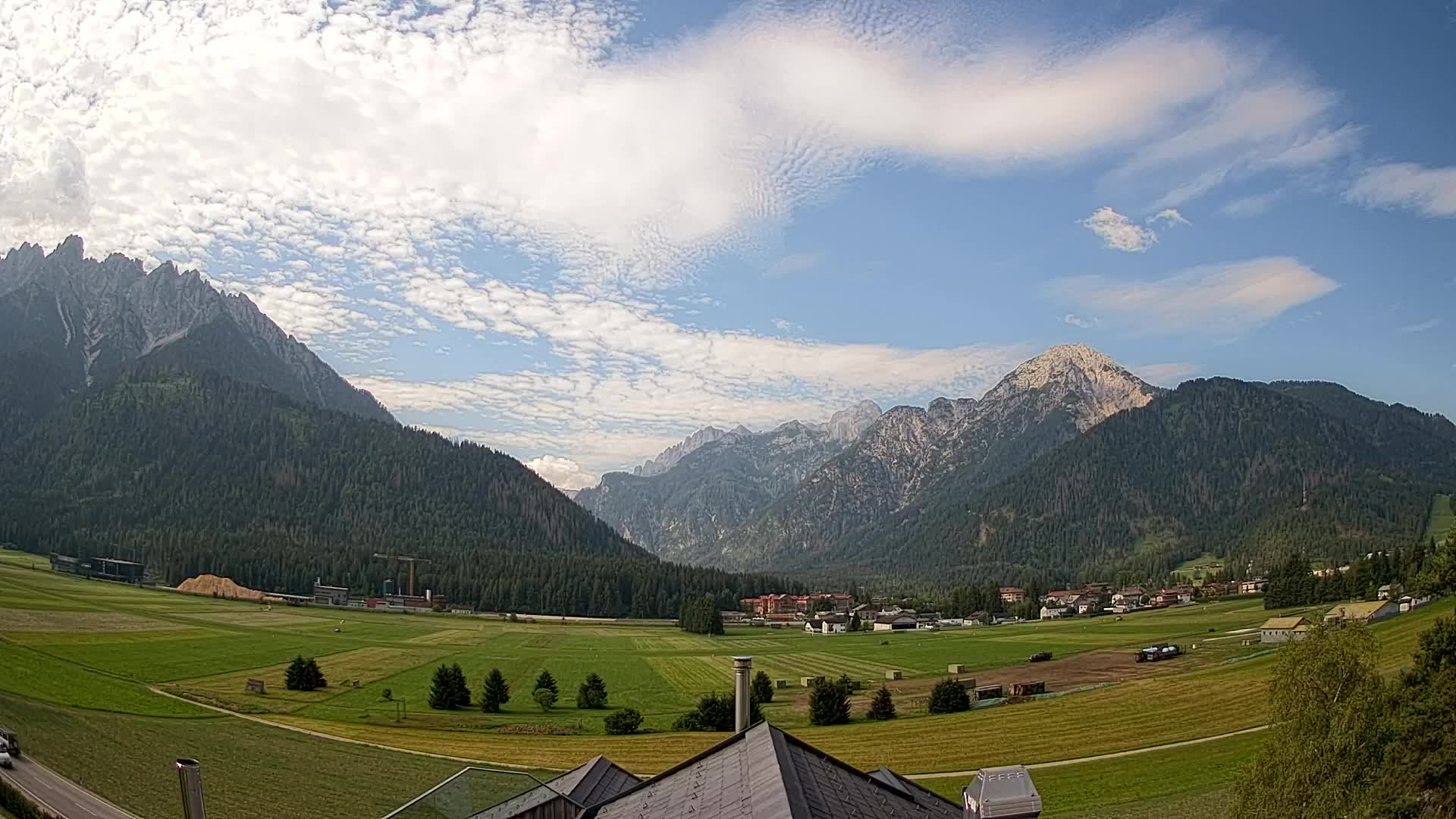 Webcam Toblach Dolomites – View from Hotel Rosengarten