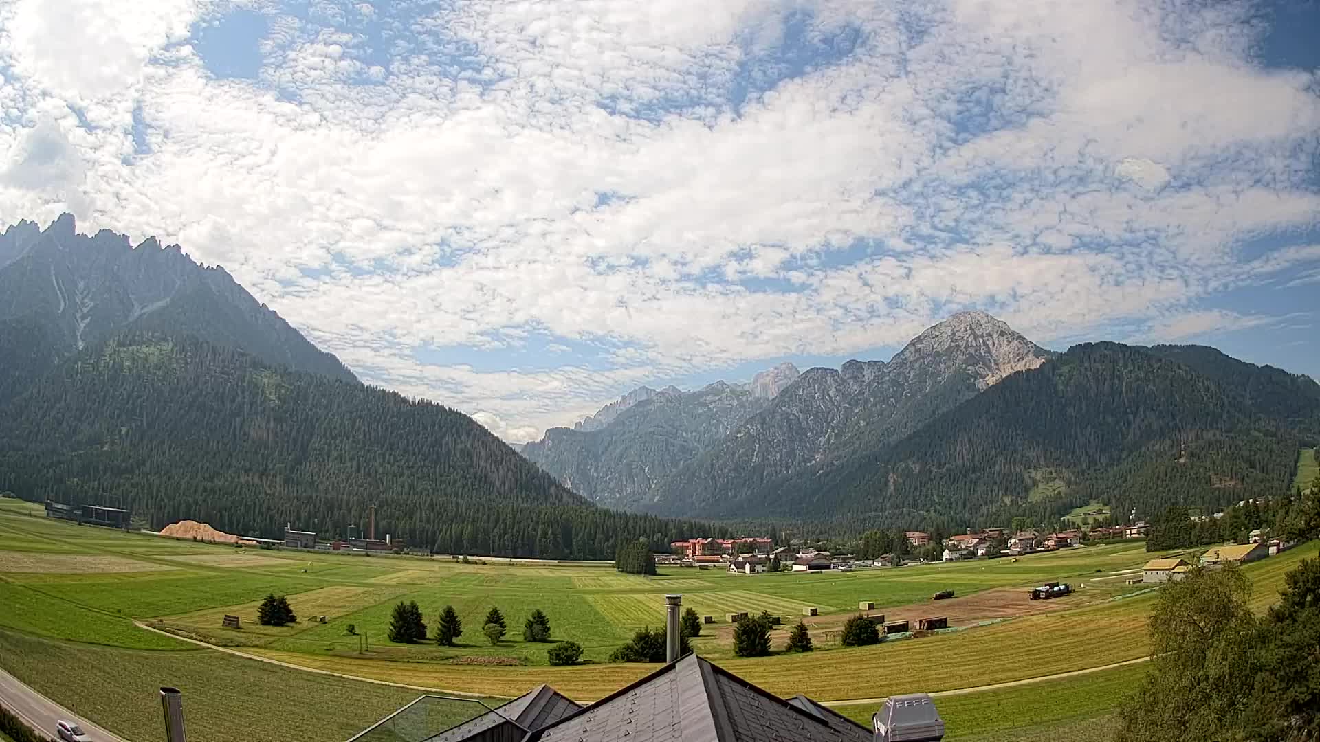 Webcam Toblach Dolomites – View from Hotel Rosengarten