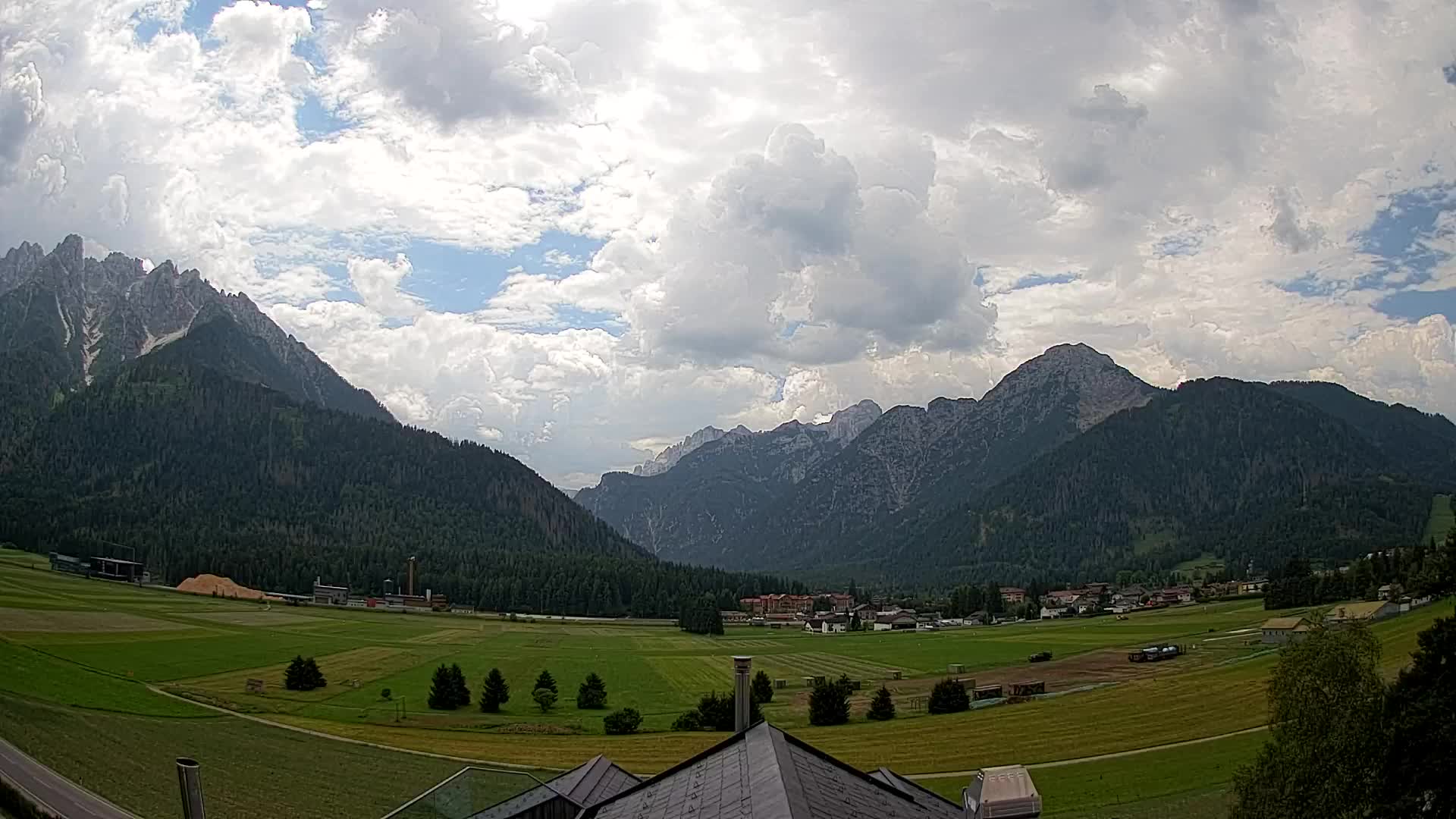 Webcam Toblach Dolomites – View from Hotel Rosengarten