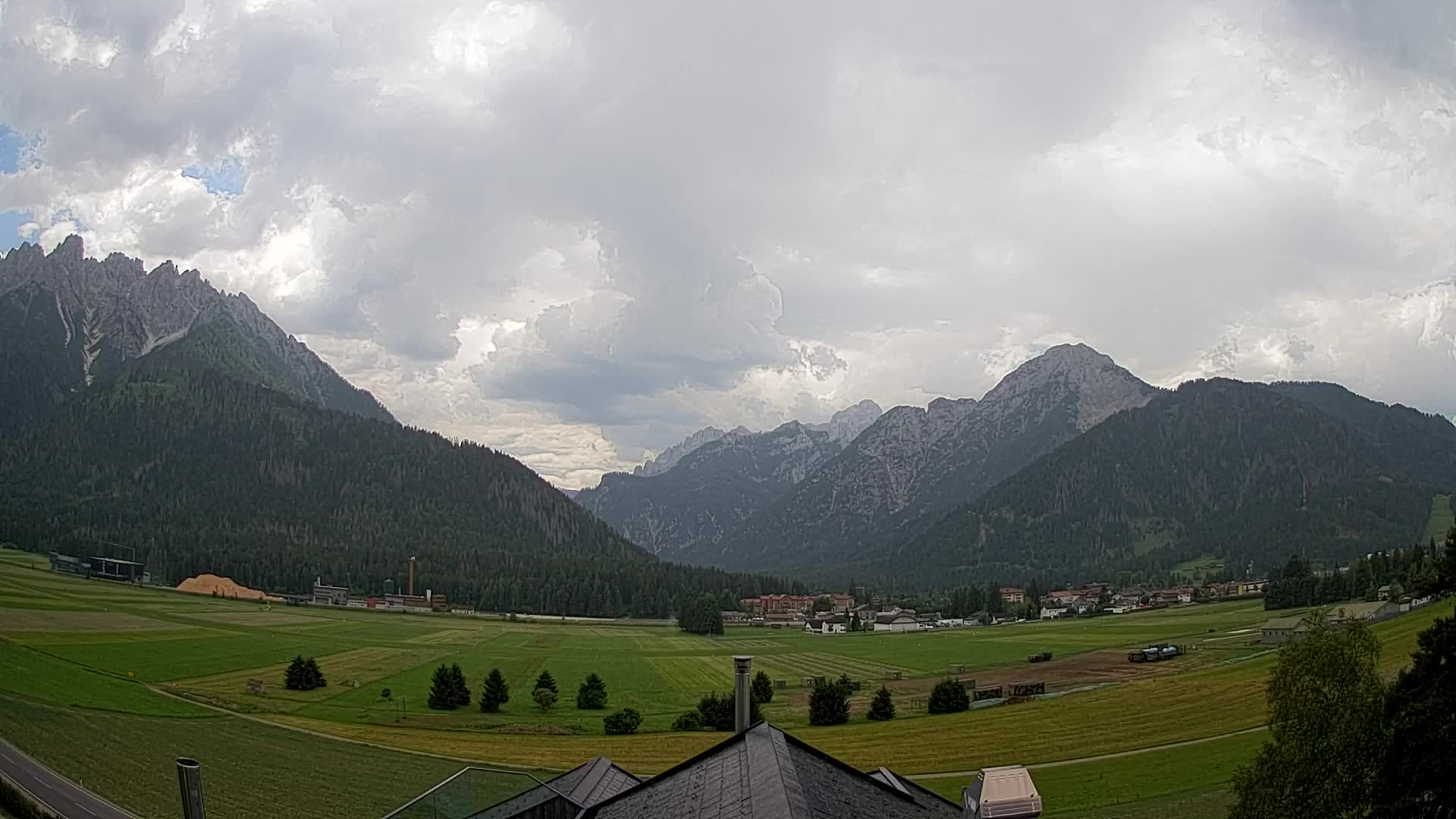 Webcam Toblach Dolomites – View from Hotel Rosengarten