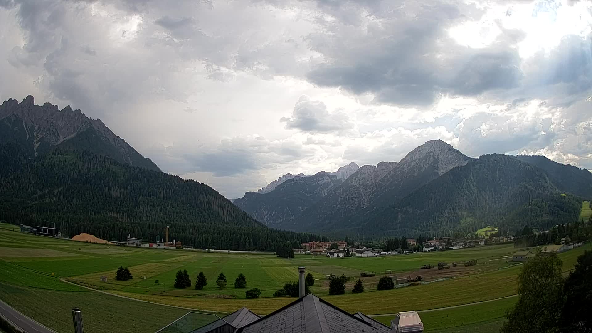Webcam Toblach Dolomites – View from Hotel Rosengarten