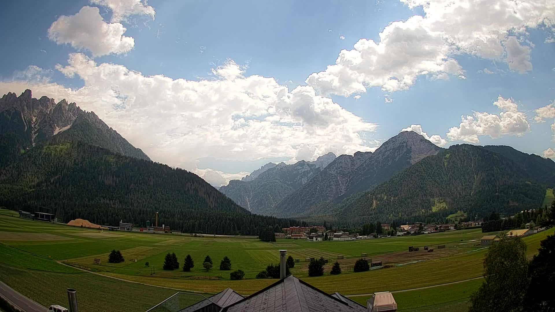 Webcam Toblach Dolomites – View from Hotel Rosengarten