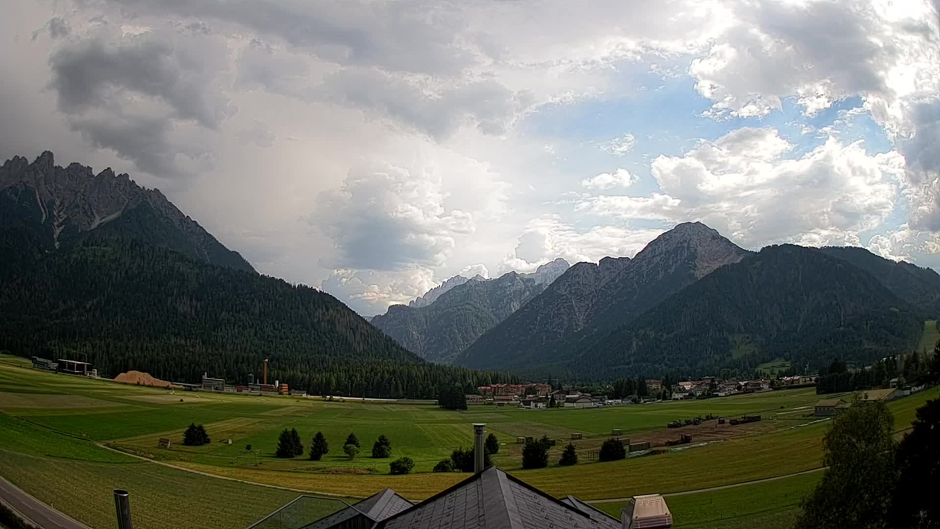 Webcam Toblach Dolomites – View from Hotel Rosengarten