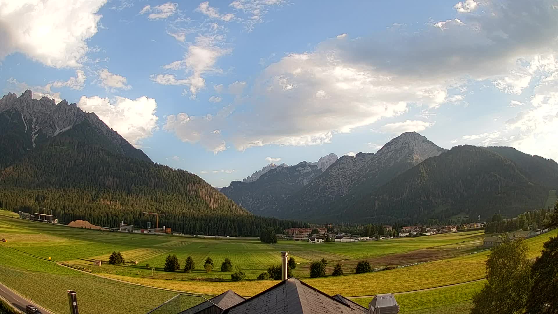 Webcam Toblach Dolomites – View from Hotel Rosengarten