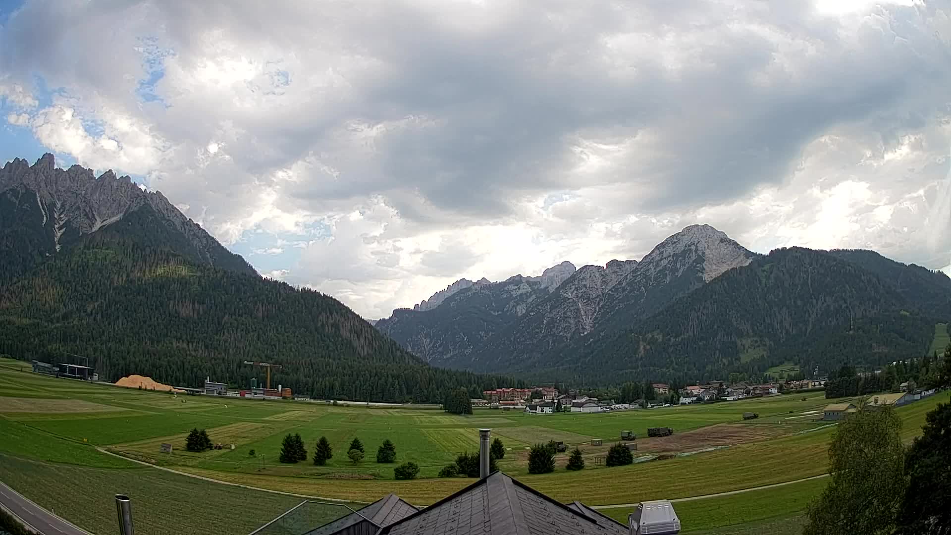 Web kamera Toblach Dolomiti – Pogled s Hotela Rosengarten