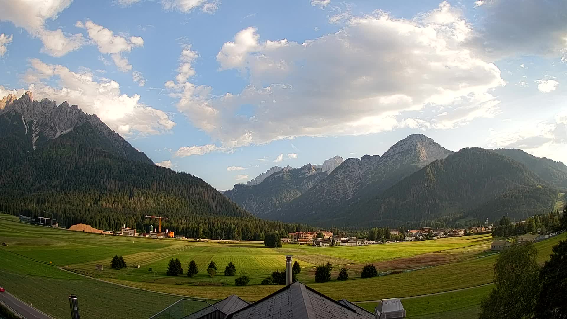 Web kamera Toblach Dolomiti – Pogled s Hotela Rosengarten