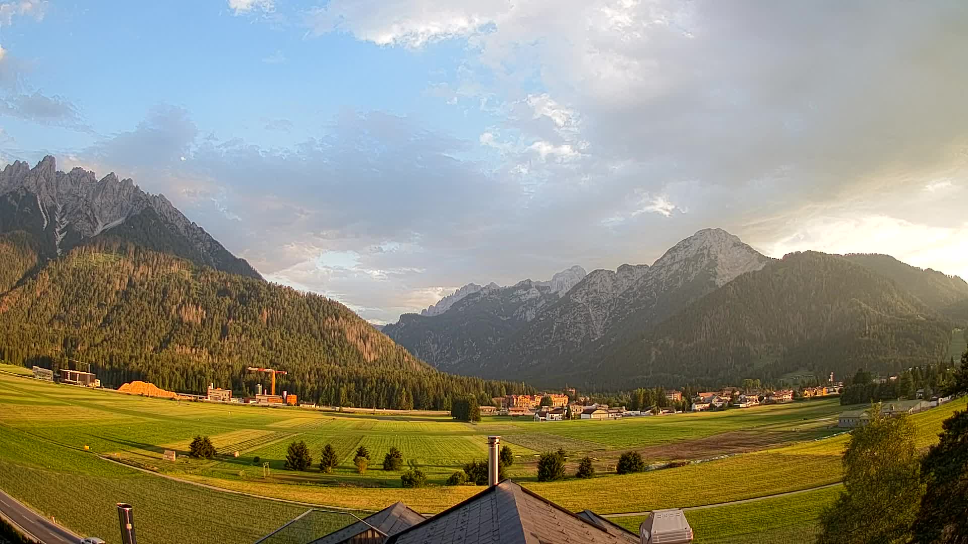 Web kamera Toblach Dolomiti – Pogled s Hotela Rosengarten