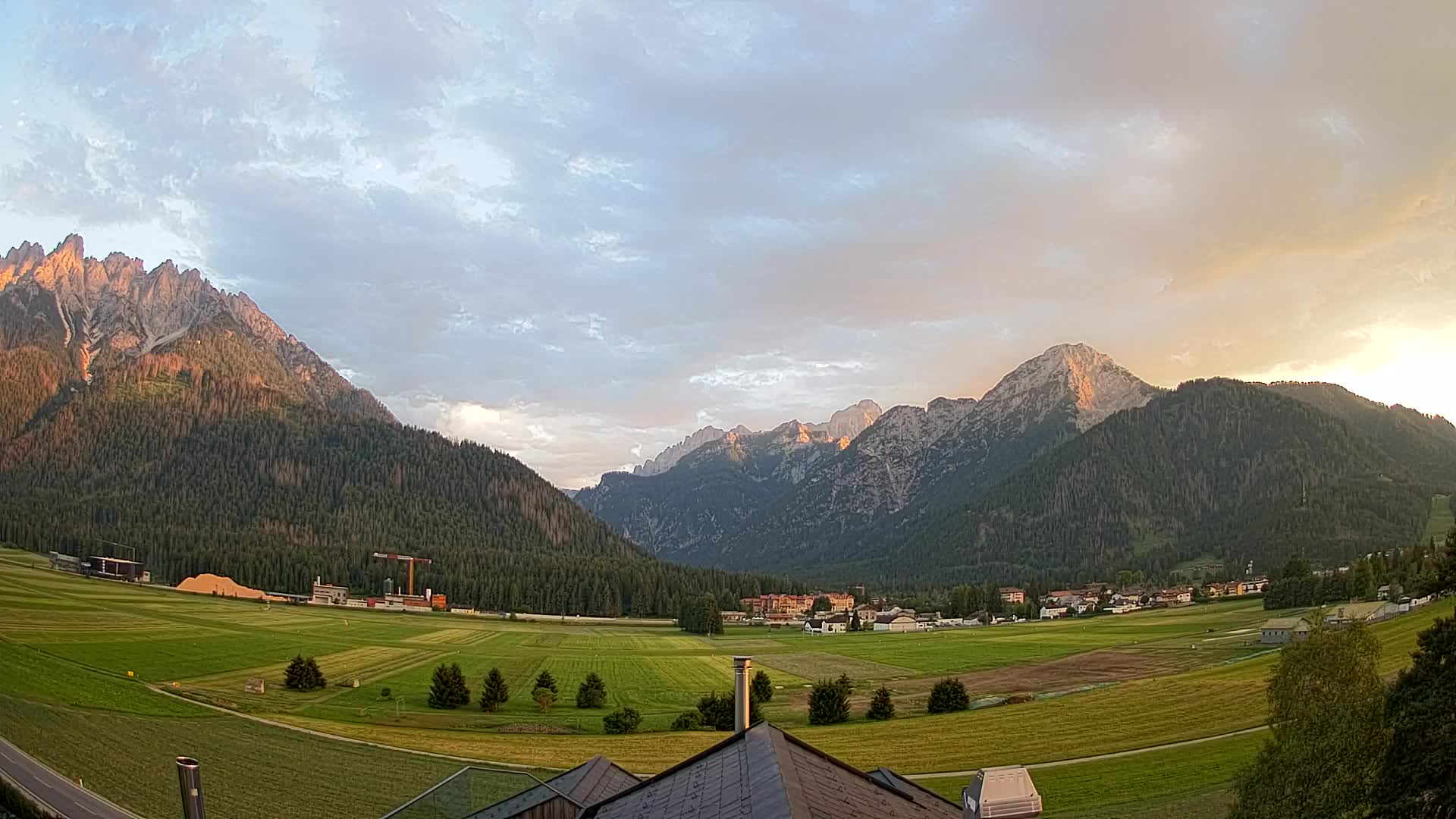 Webcam Toblach Dolomites – View from Hotel Rosengarten
