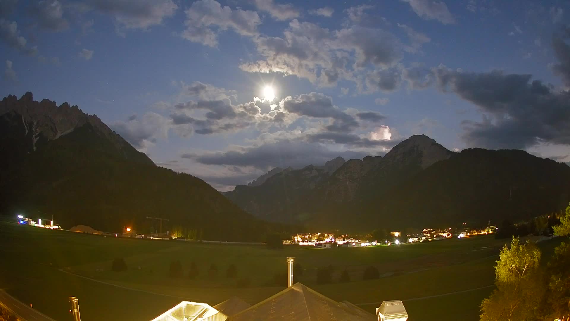 Webcam Toblach Dolomites – View from Hotel Rosengarten