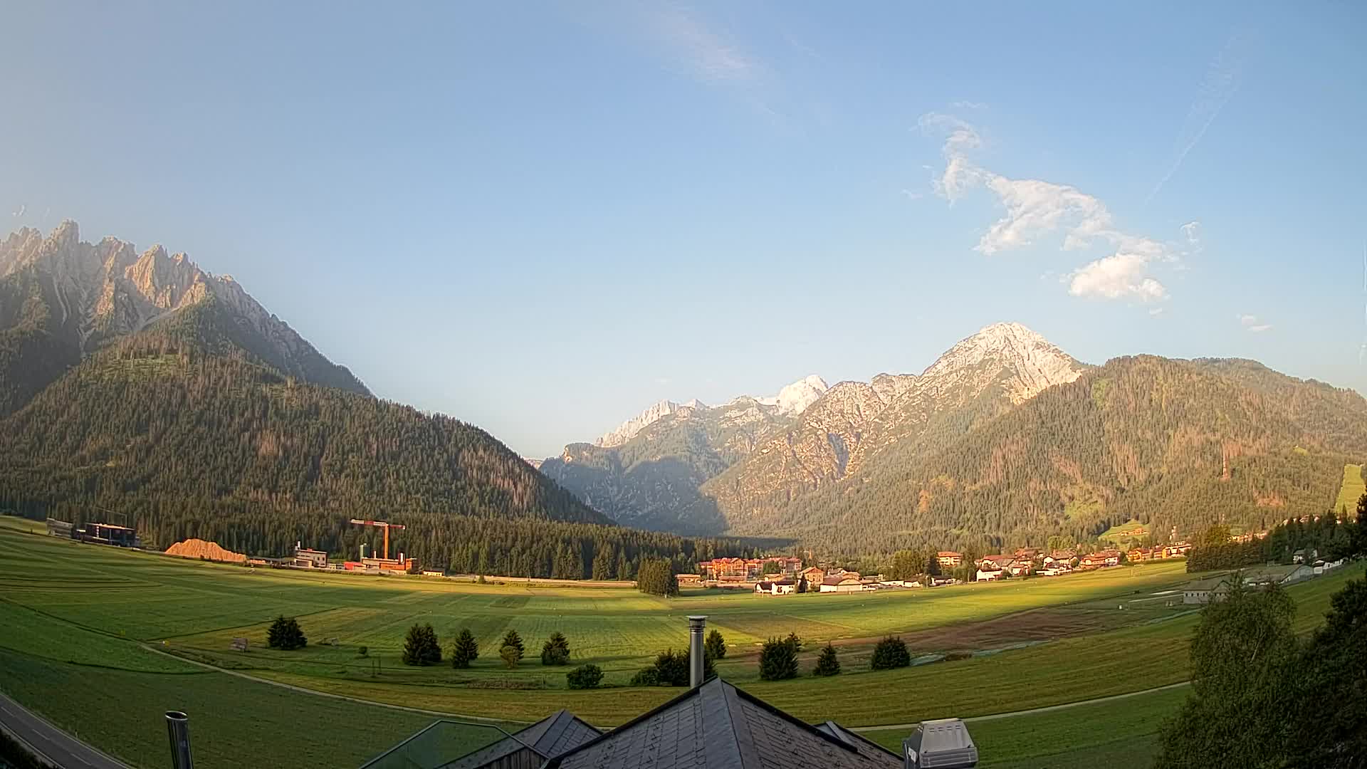 Web kamera Toblach Dolomiti – Pogled s Hotela Rosengarten
