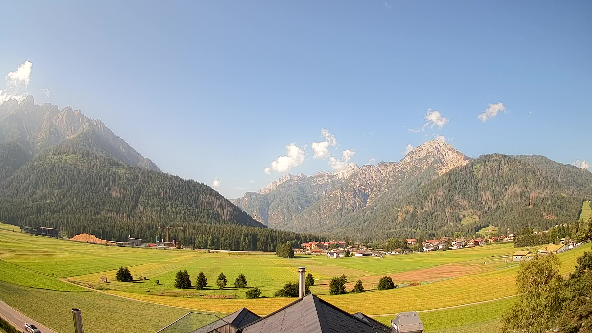 Spletna kamera Toblach Dolomiti – Pogled iz hotela Rosengarten