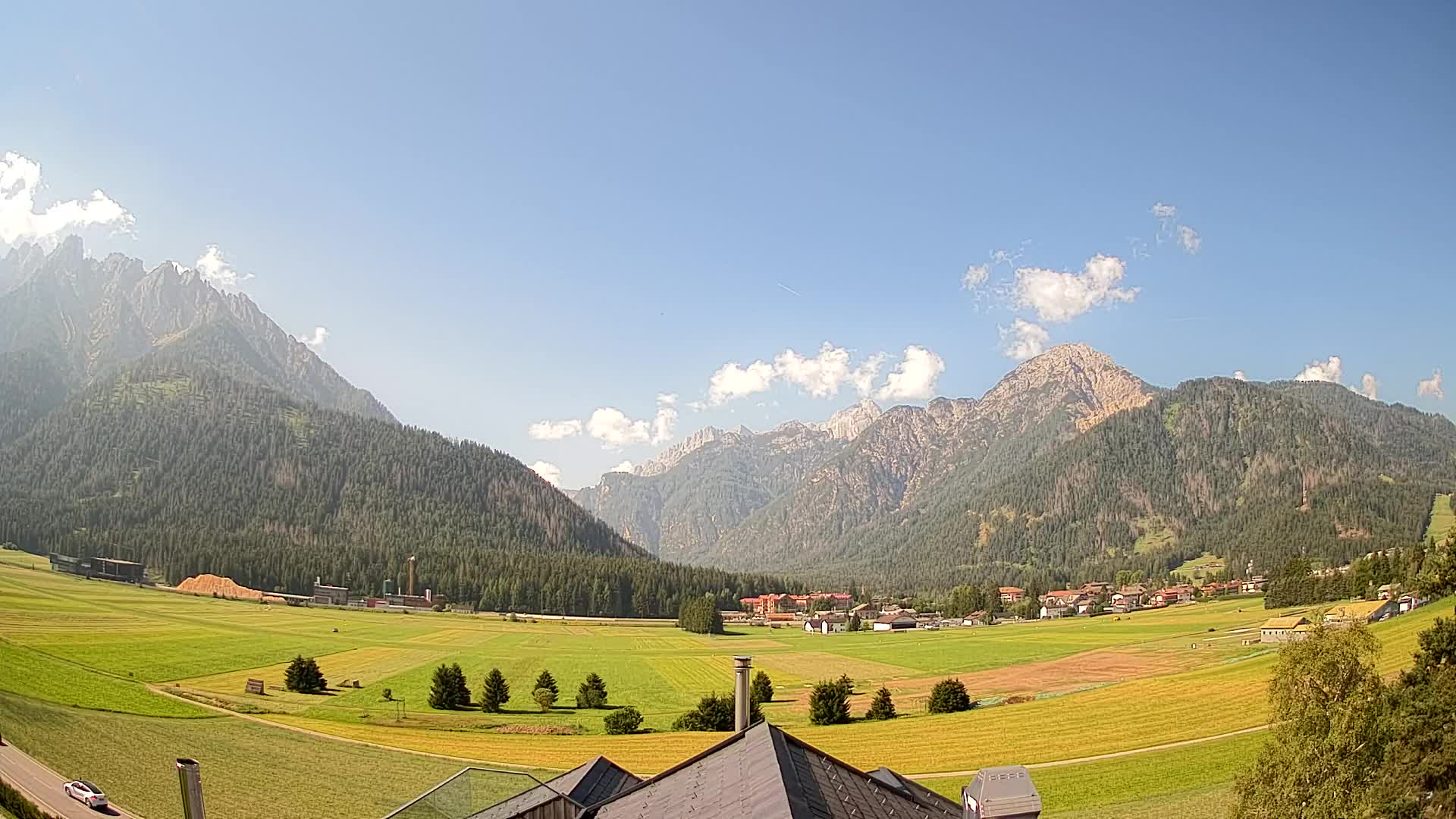 Spletna kamera Toblach Dolomiti – Pogled iz hotela Rosengarten