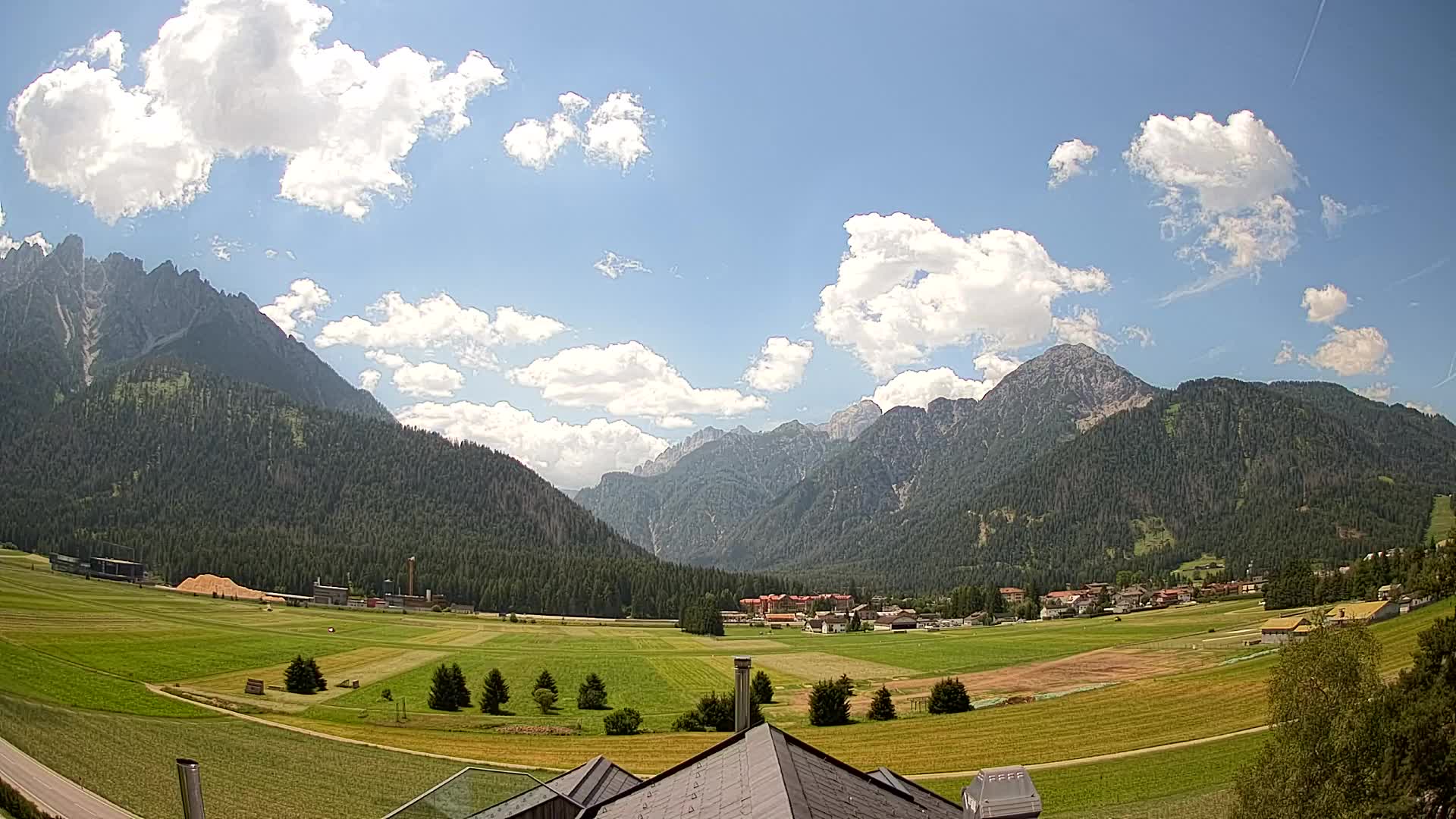 Webcam Toblach Dolomites – View from Hotel Rosengarten