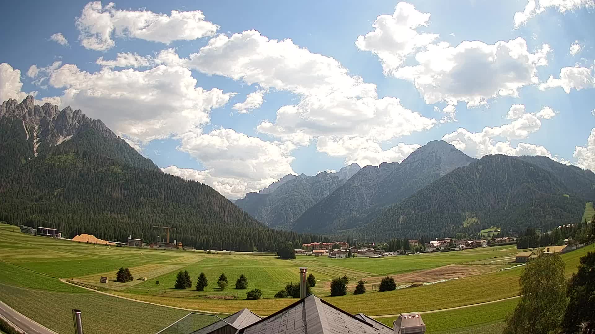 Webcam Toblach Dolomites – View from Hotel Rosengarten