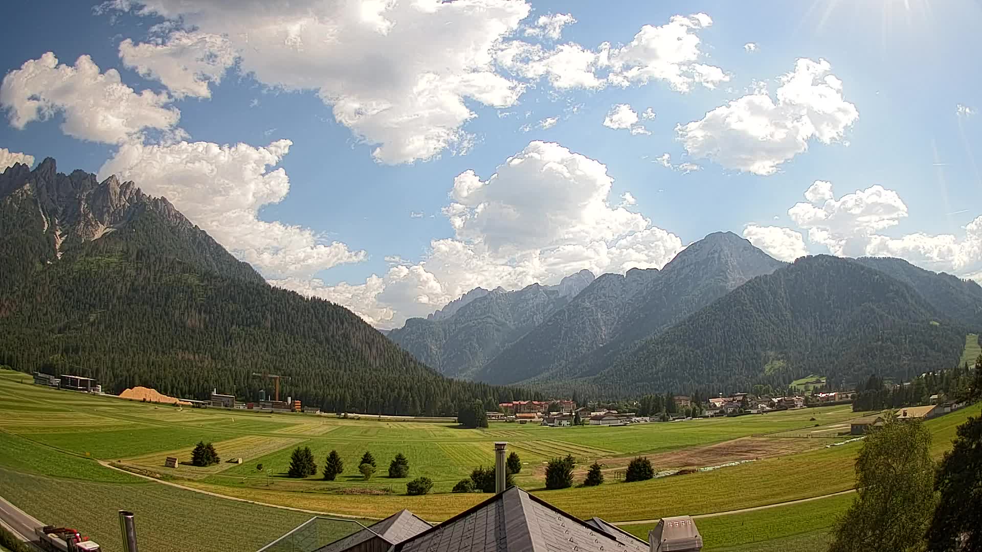 Spletna kamera Toblach Dolomiti – Pogled iz hotela Rosengarten