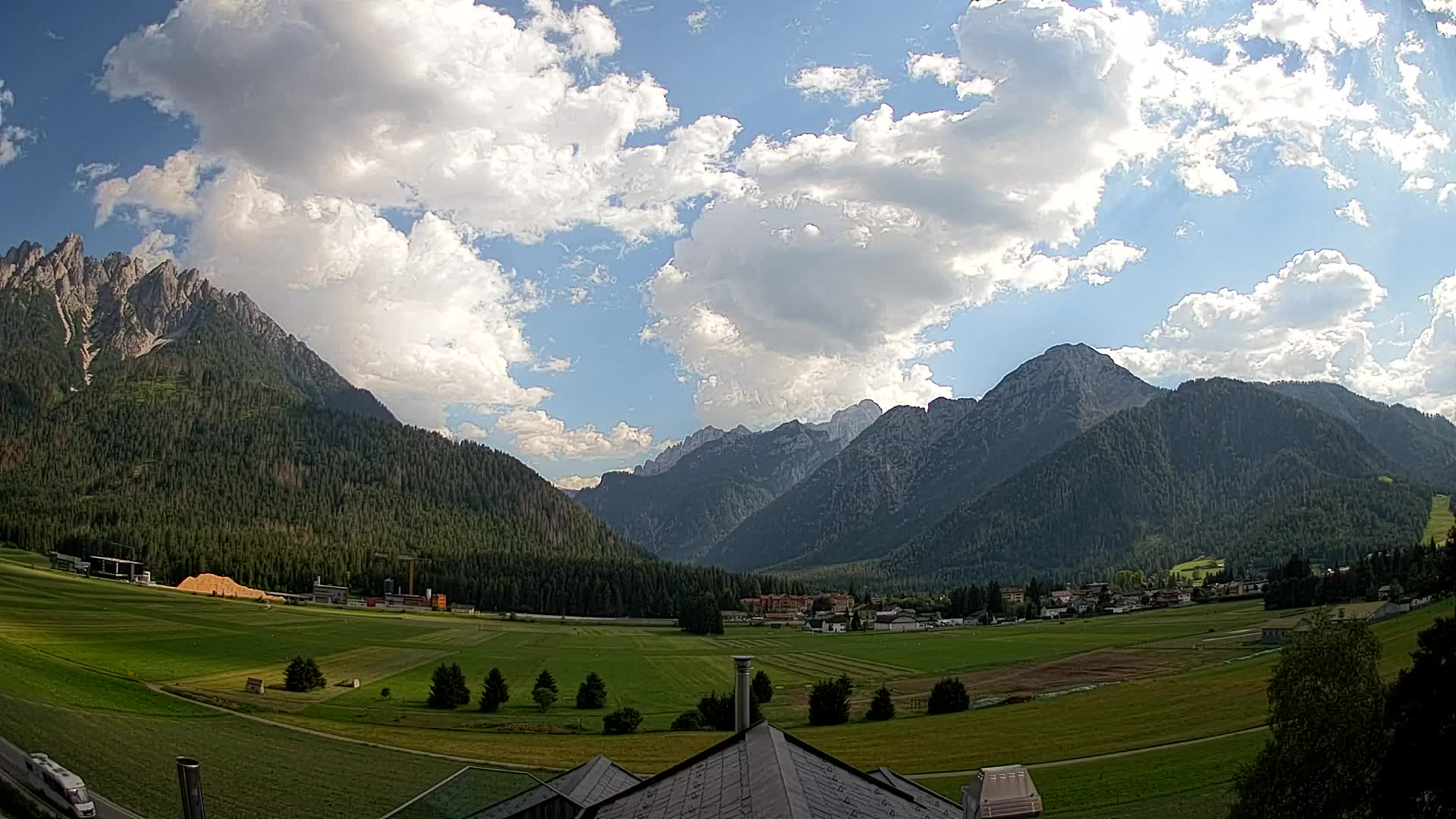 Web kamera Toblach Dolomiti – Pogled s Hotela Rosengarten