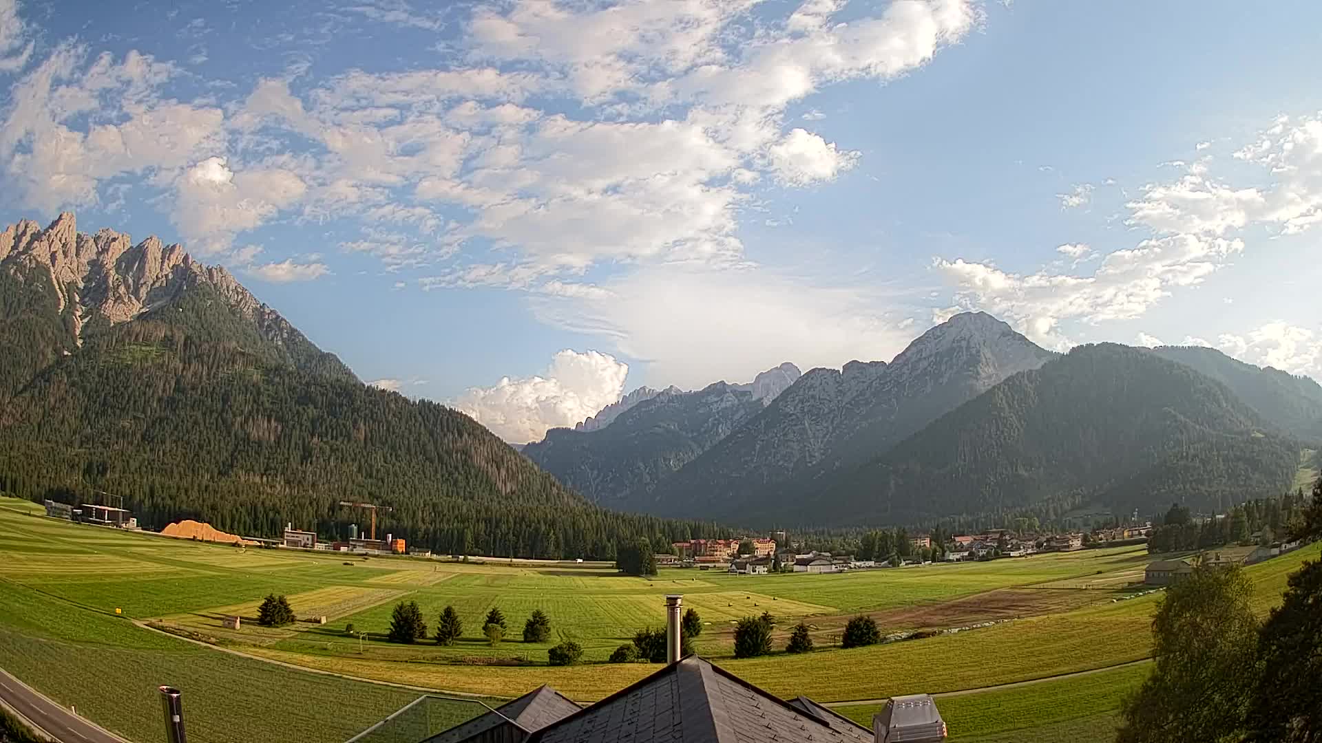 Spletna kamera Toblach Dolomiti – Pogled iz hotela Rosengarten