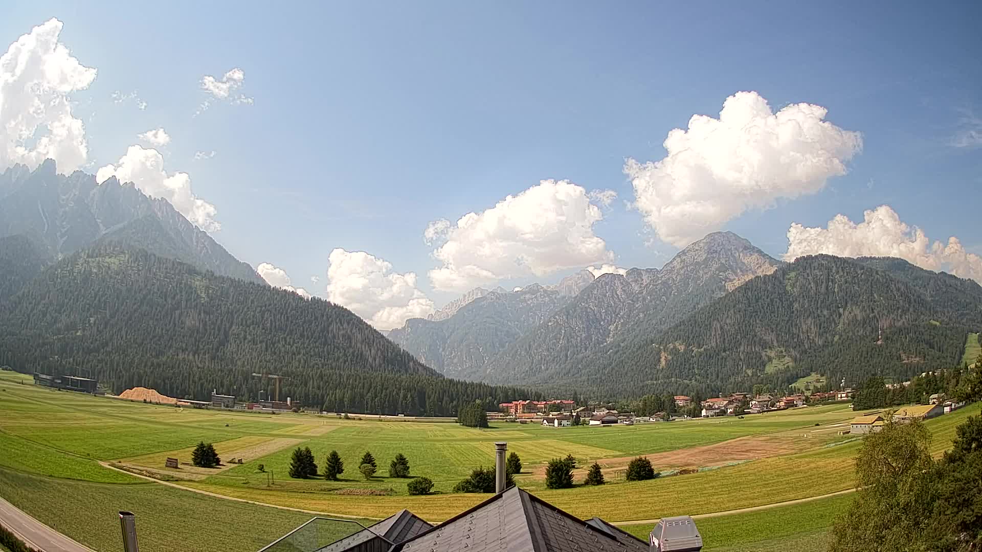 Webcam Toblach Dolomites – View from Hotel Rosengarten