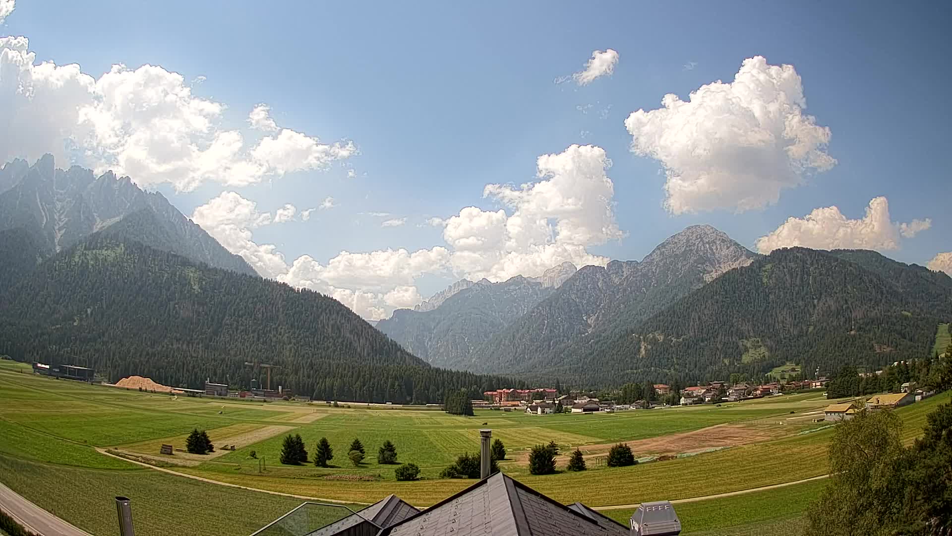Webcam Toblach Dolomites – View from Hotel Rosengarten
