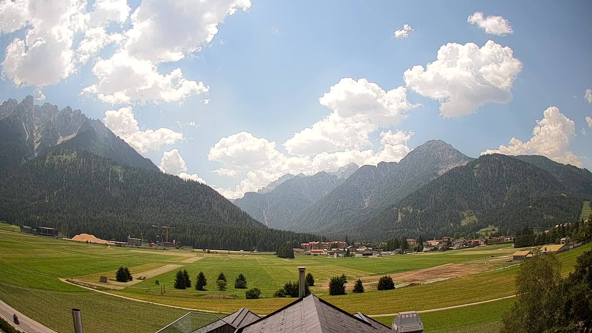 Webcam Toblach Dolomites – View from Hotel Rosengarten