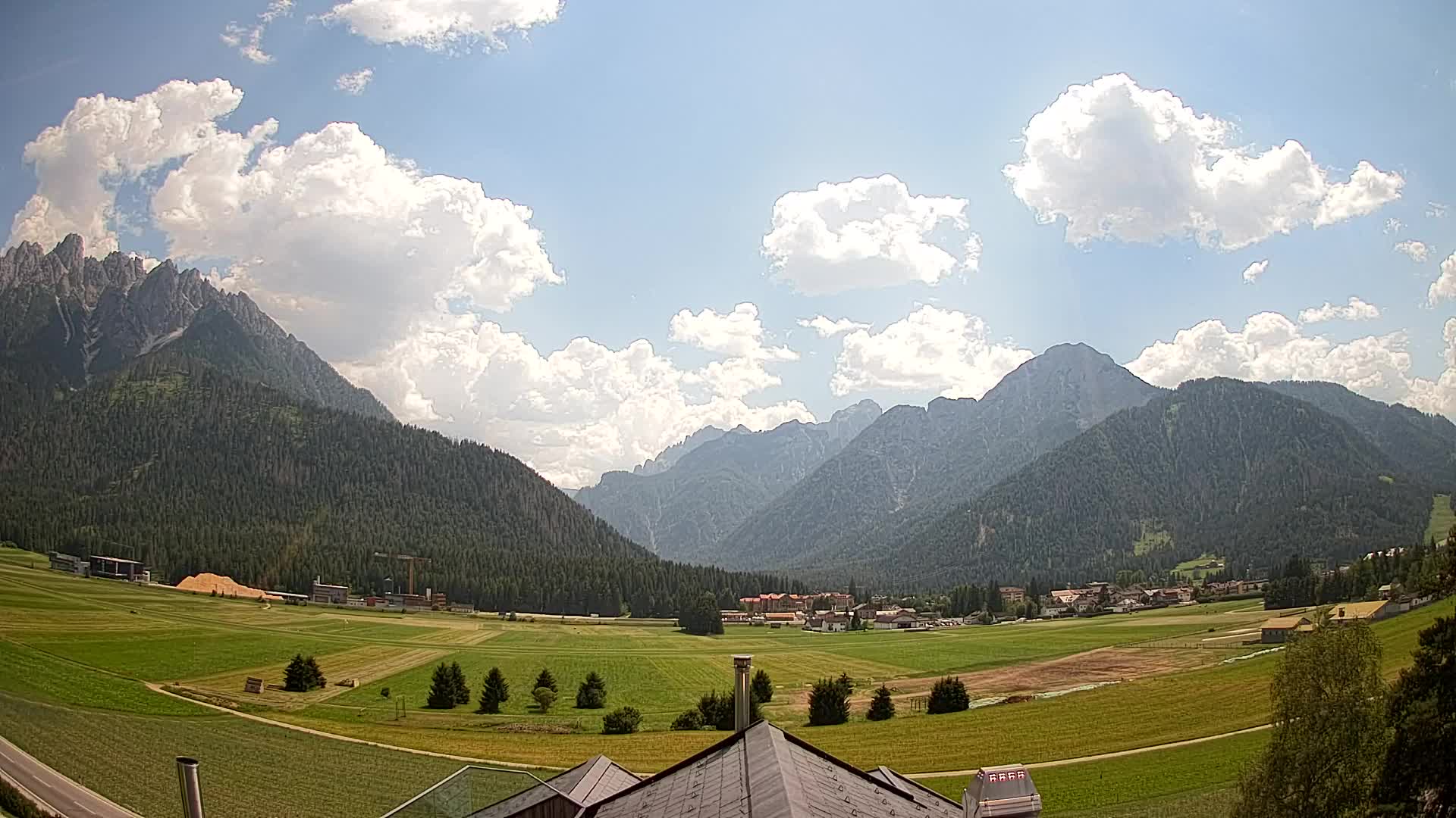 Webcam Toblach Dolomites – View from Hotel Rosengarten