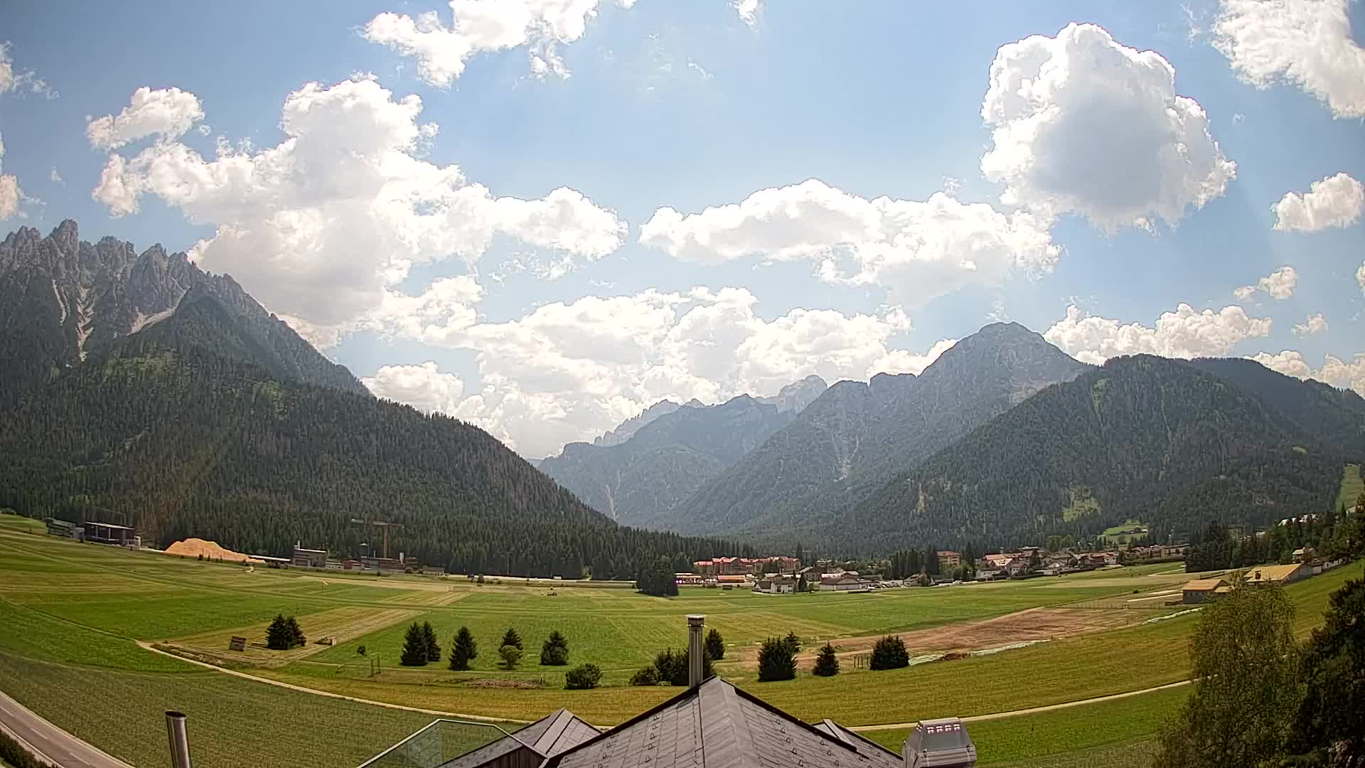 Webcam Toblach Dolomites – View from Hotel Rosengarten