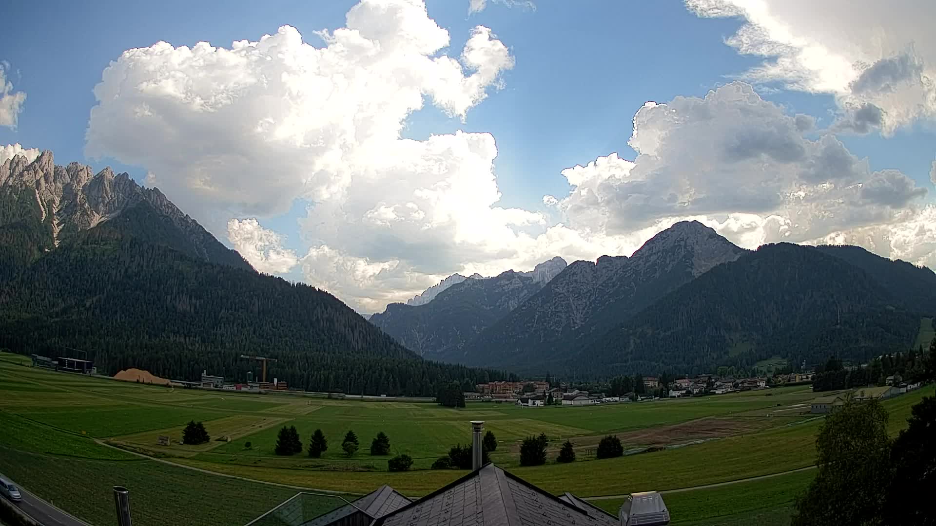 Webcam Toblach Dolomites – View from Hotel Rosengarten