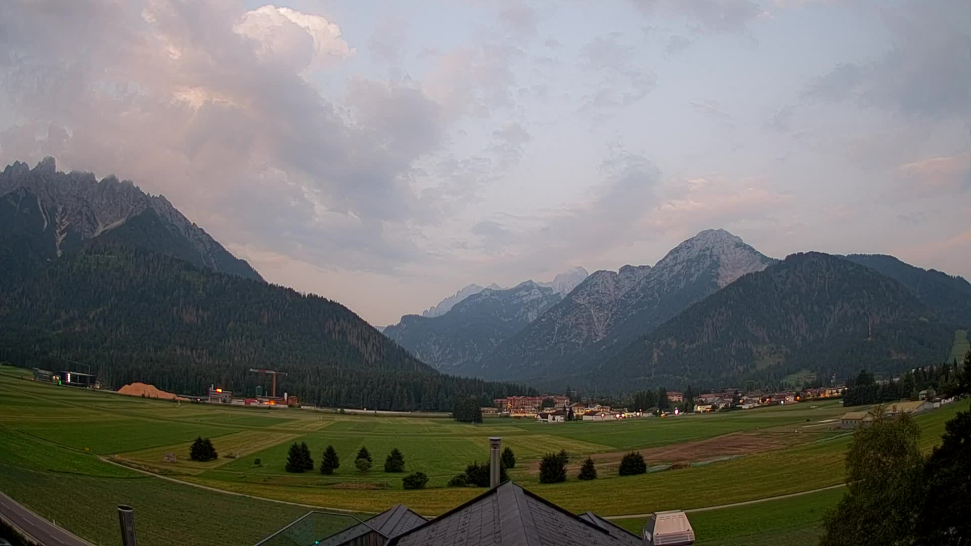 Spletna kamera Toblach Dolomiti – Pogled iz hotela Rosengarten