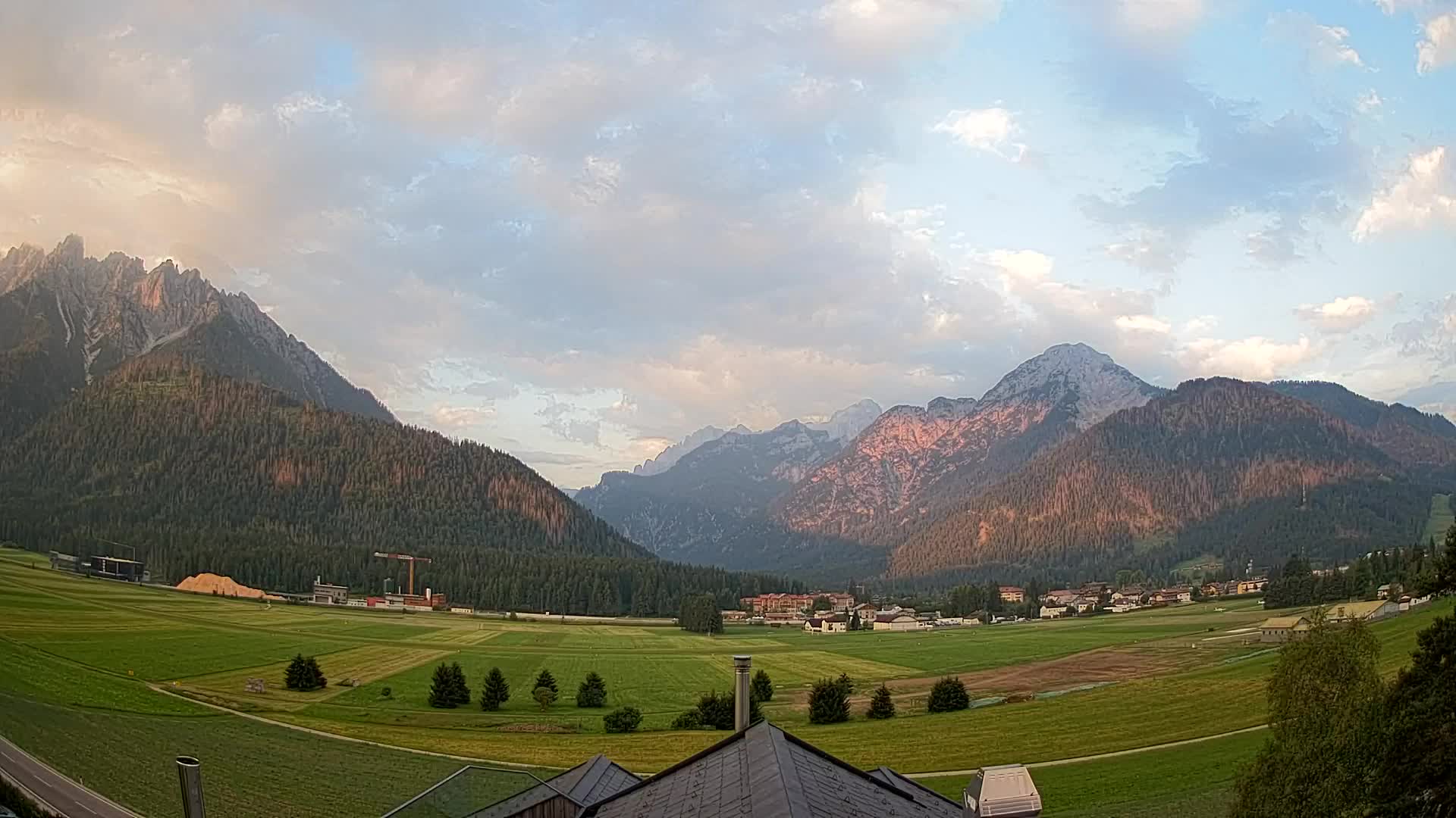 Web kamera Toblach Dolomiti – Pogled s Hotela Rosengarten