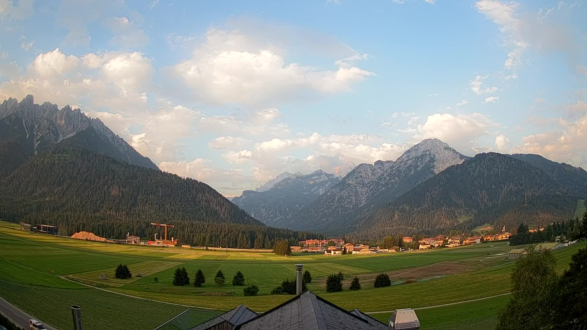 Spletna kamera Toblach Dolomiti – Pogled iz hotela Rosengarten