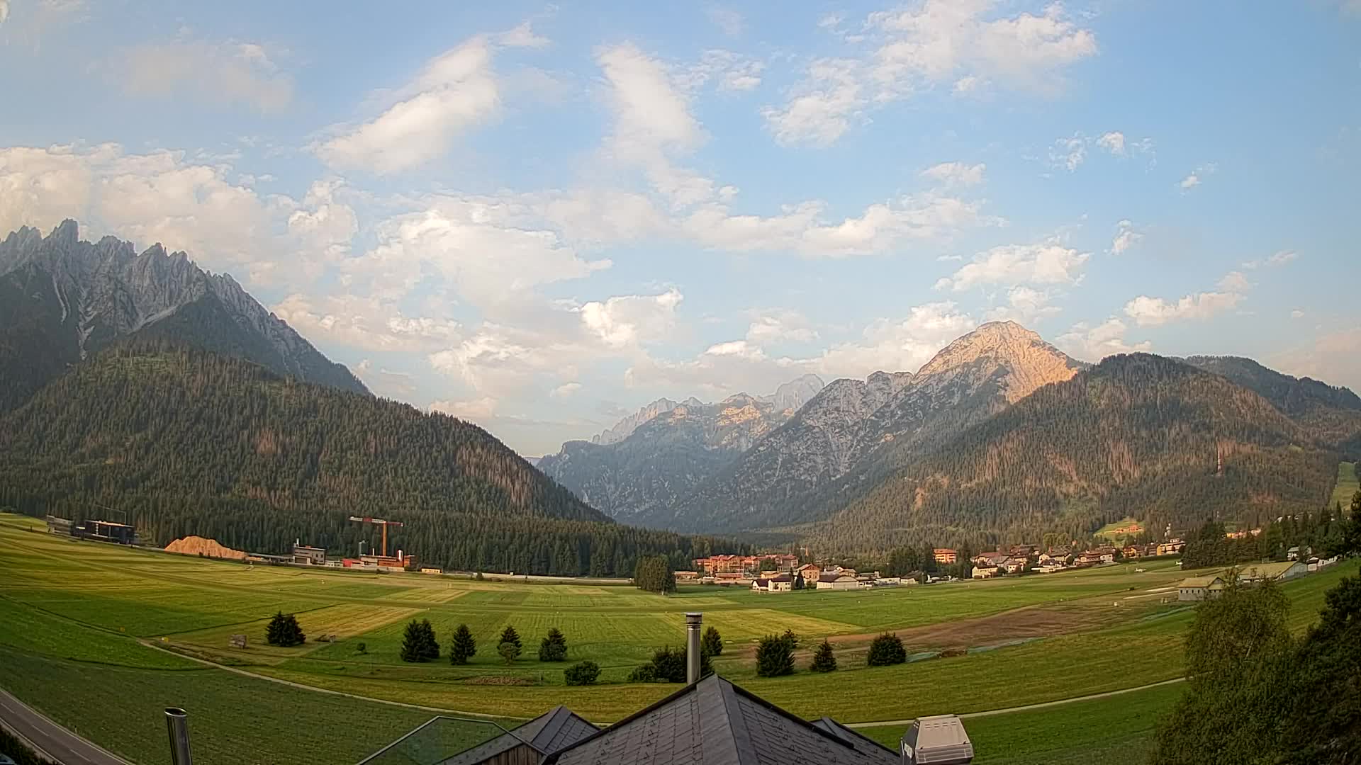Webcam Toblach Dolomites – View from Hotel Rosengarten