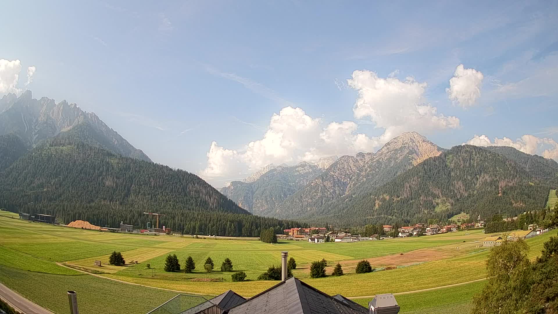 Spletna kamera Toblach Dolomiti – Pogled iz hotela Rosengarten