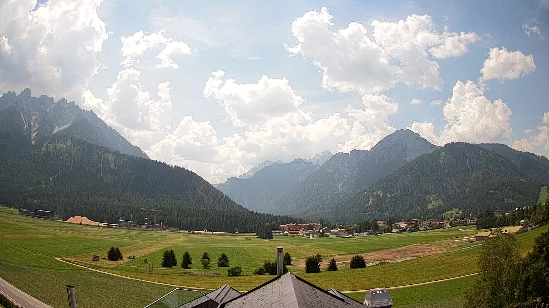 Spletna kamera Toblach Dolomiti – Pogled iz hotela Rosengarten