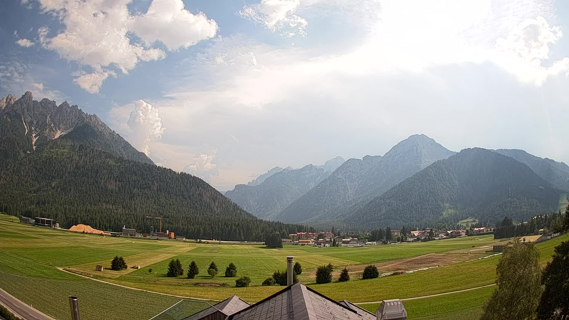Spletna kamera Toblach Dolomiti – Pogled iz hotela Rosengarten