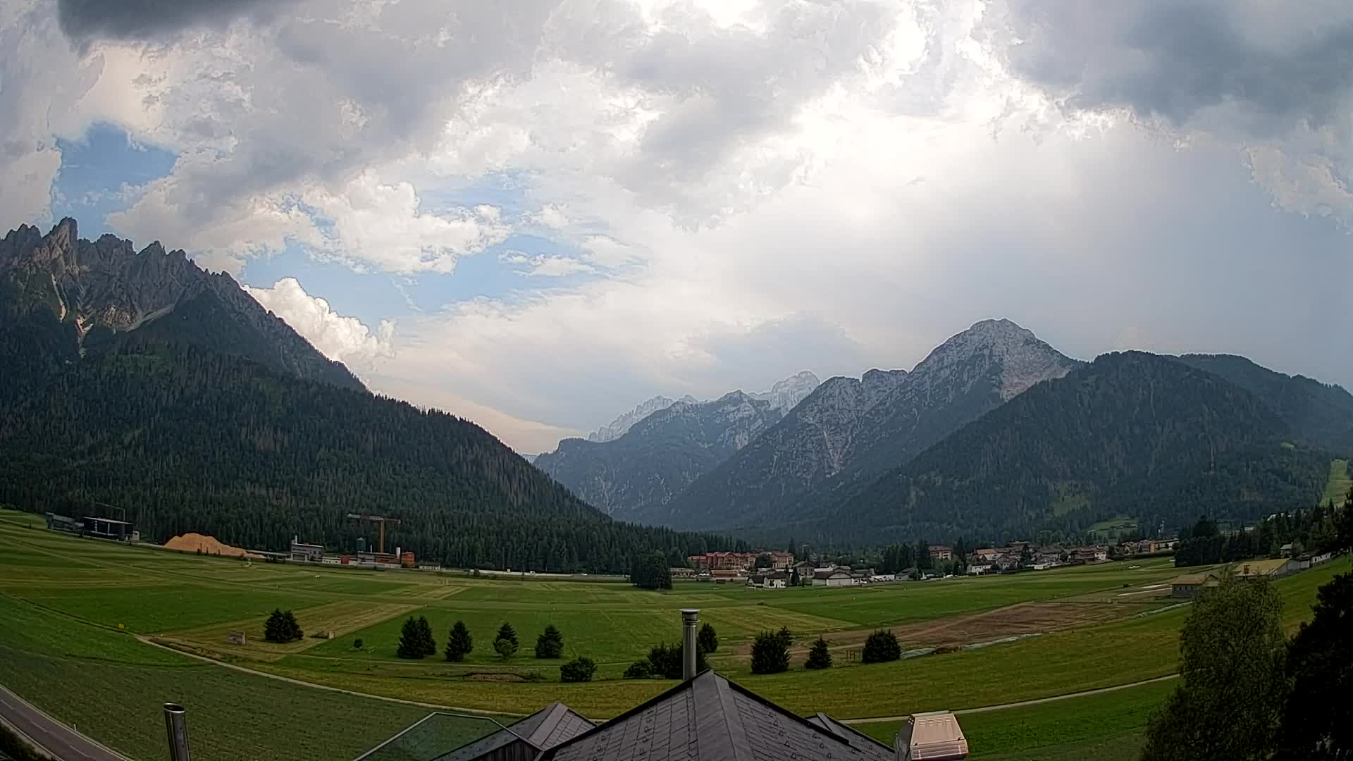 Webcam Toblach Dolomites – View from Hotel Rosengarten