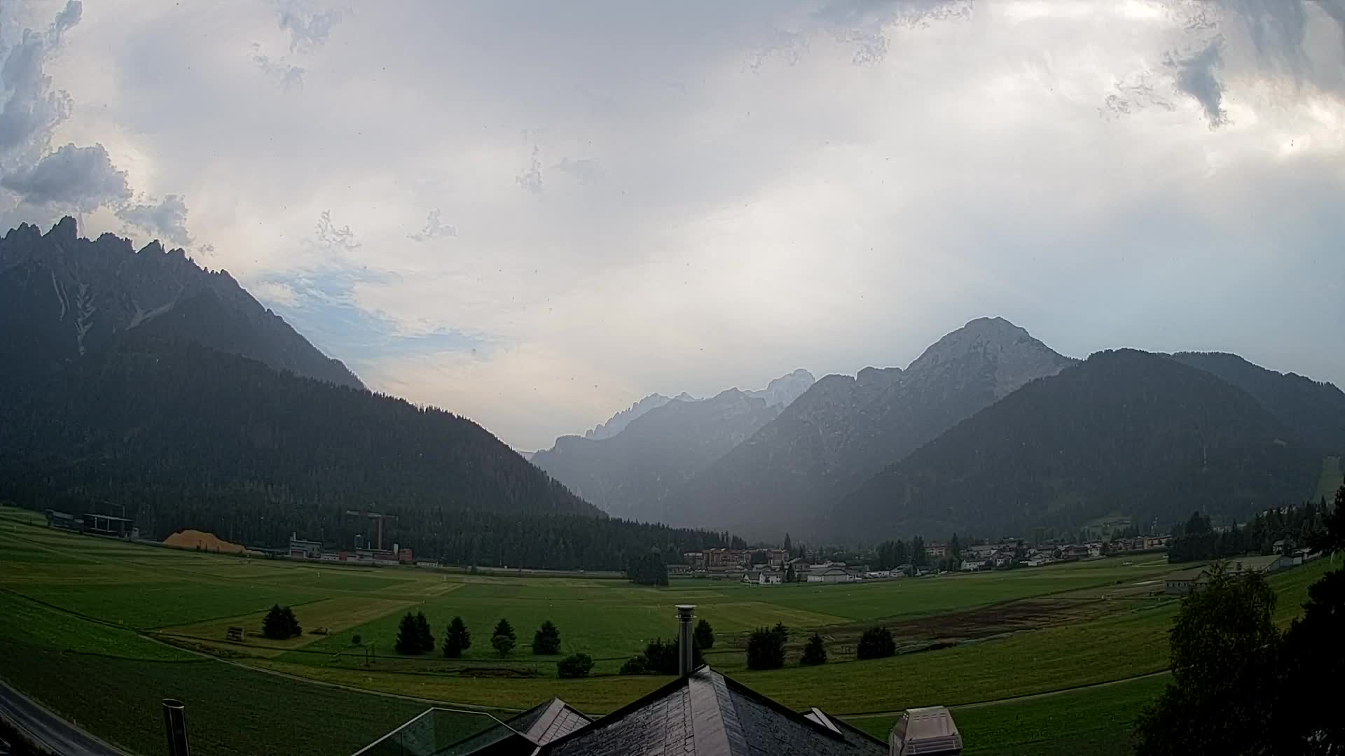 Webcam Toblach Dolomites – View from Hotel Rosengarten