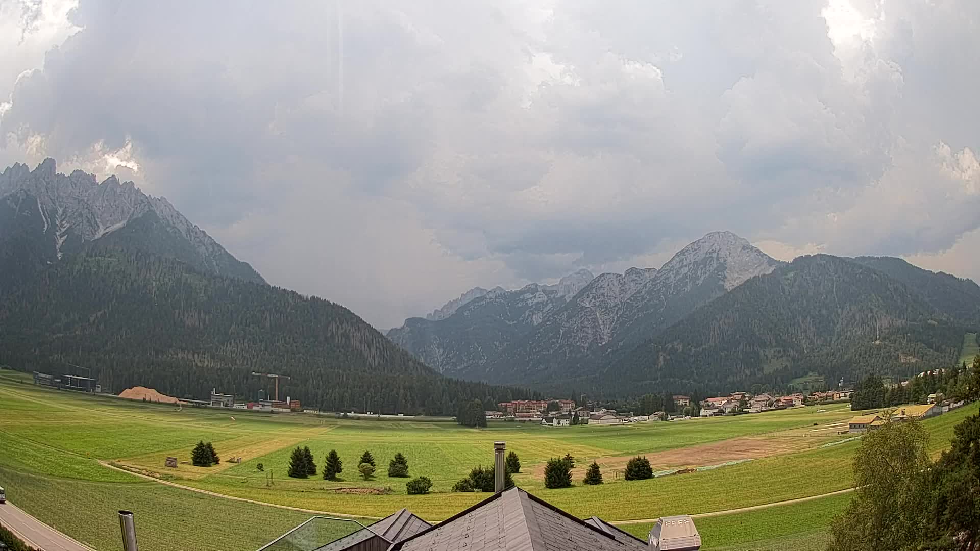 Spletna kamera Toblach Dolomiti – Pogled iz hotela Rosengarten