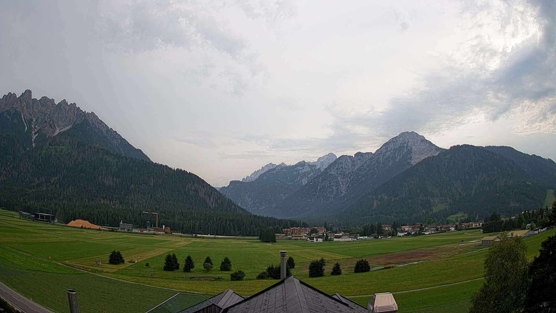 Web kamera Toblach Dolomiti – Pogled s Hotela Rosengarten