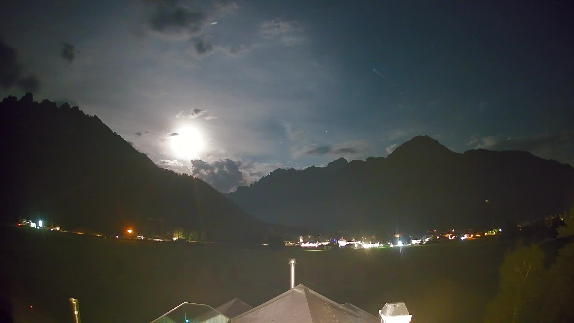 Spletna kamera Toblach Dolomiti – Pogled iz hotela Rosengarten