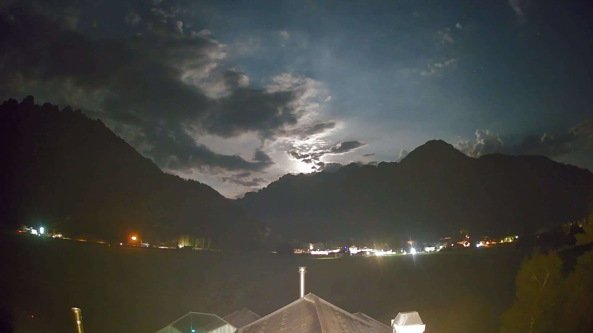 Spletna kamera Toblach Dolomiti – Pogled iz hotela Rosengarten